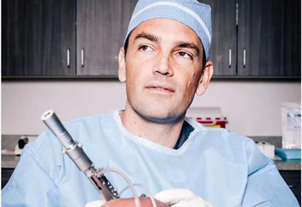 Dr Carlos Wesley